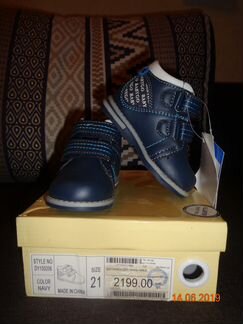 Новые ботинки р.21