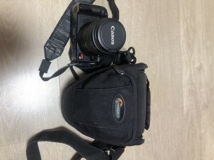 Зеркальный фотоаппарат Canon