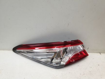 Фонарь задний левый Toyota Camry V70 2018