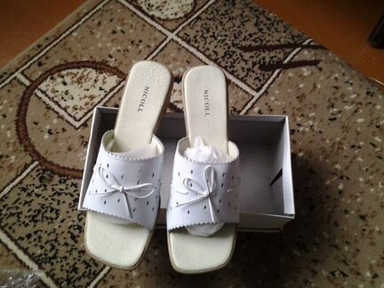 Продаю новые кожаные босоножки белого цвета