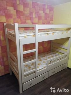 Двухьярусная кровать из массива