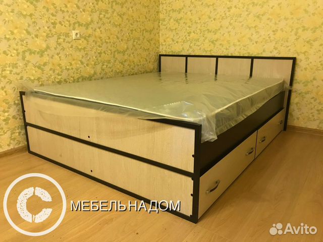 Кровать с матрасом