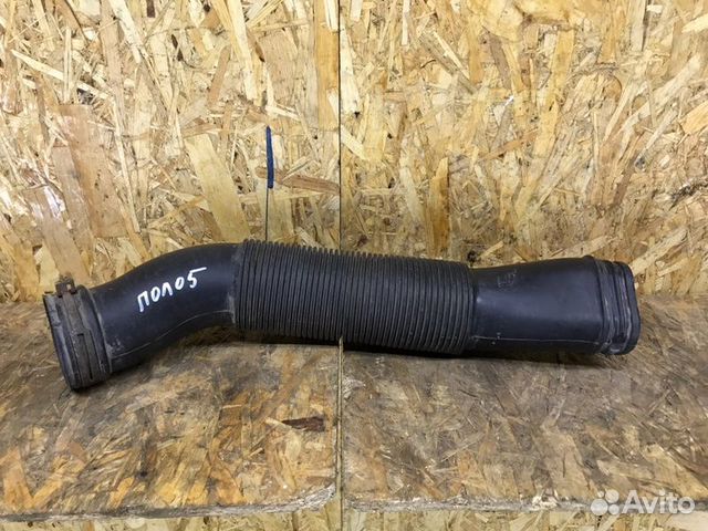 Патрубок впускного коллектора Volkswagen Polo