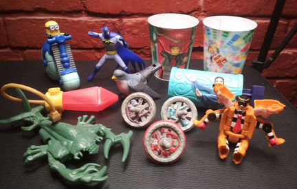 Игрушки Макдональдс Чупа чупс Киндер hot wheels