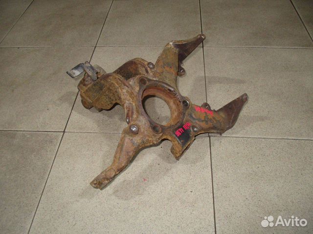 Кулак поворотный передний правый Skoda Yeti (5L)