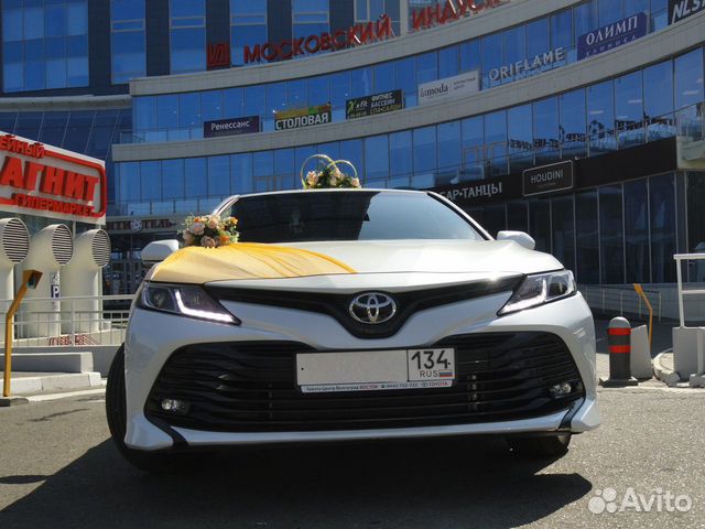 Украшения машин из искусств. цветов на свадьбу