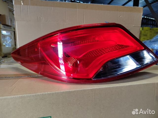 Фонарь задний Хендай Solaris 14-17 лев/пр