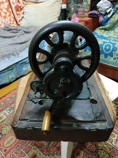 Швейная машина Singer