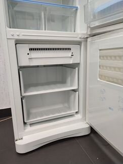 Холодильник б/у Indesit NO Frost