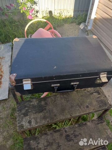 Чемодан старый