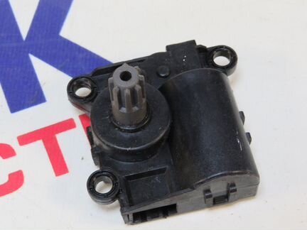 Привод заслонок отопителя hyundai I30 GD