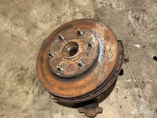 Кулак поворотный в сборе Митсубиси Л200 Паджеро