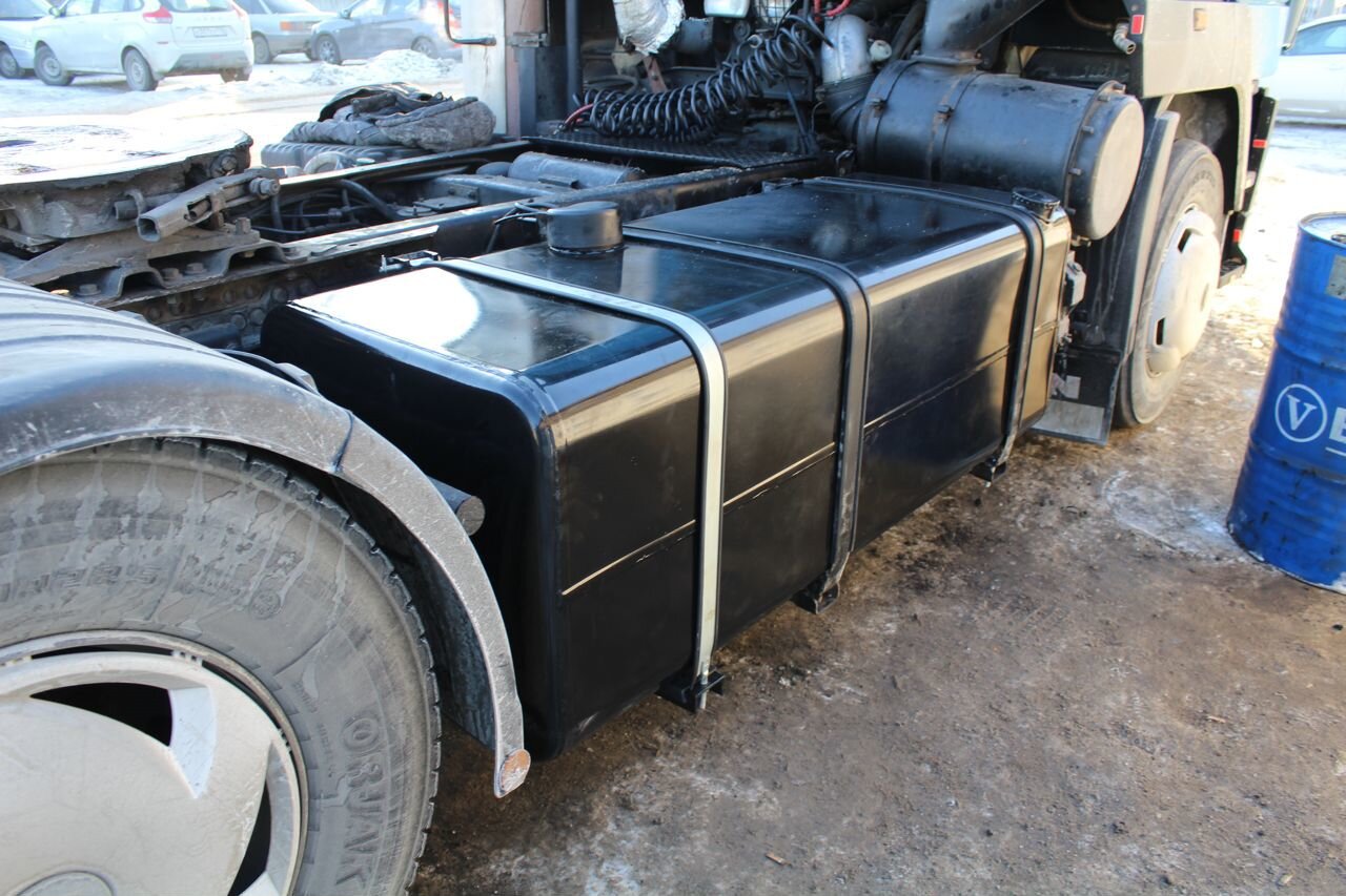 Топливный бак маз 500 литров. Маз 6430 бак. Бак 700 литров на маз 5440. Бак топливный маз 300л. Бак маз 500 литров.