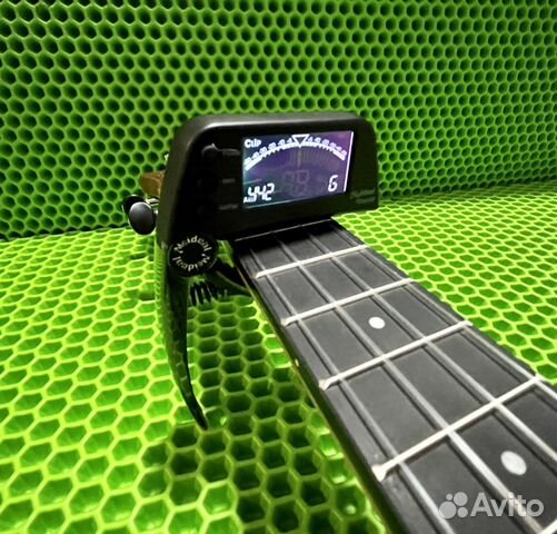 Капо-тюнер (каподастр, тюнер) для гитары