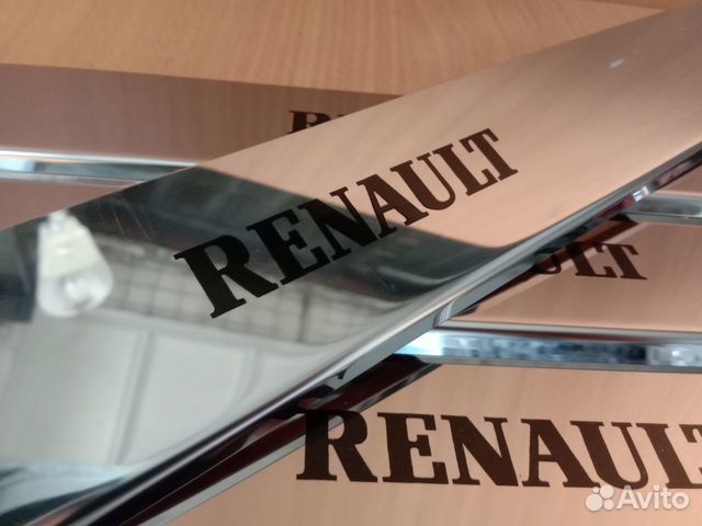 Накладки на пороги Renault