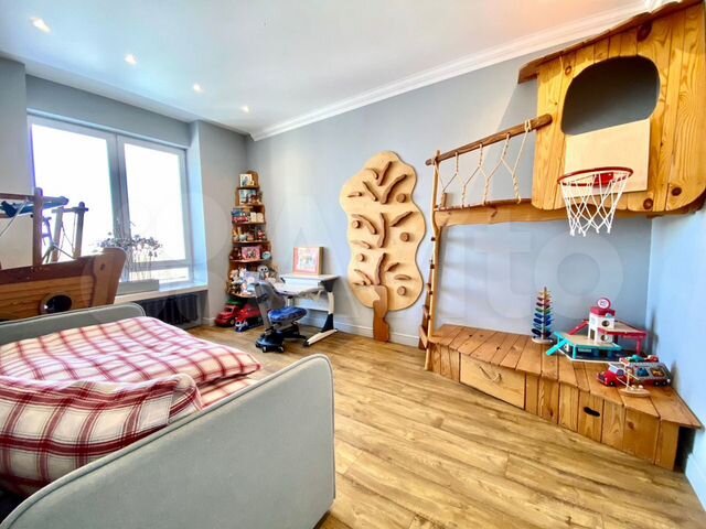 3-к. квартира, 75 м², 9/9 эт.