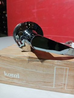 Дверная ручка с замком