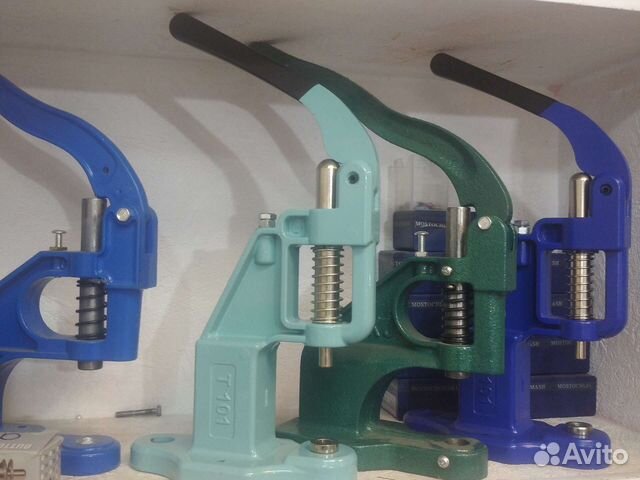 Пресс для установки кнопок люверсов хольнитенов