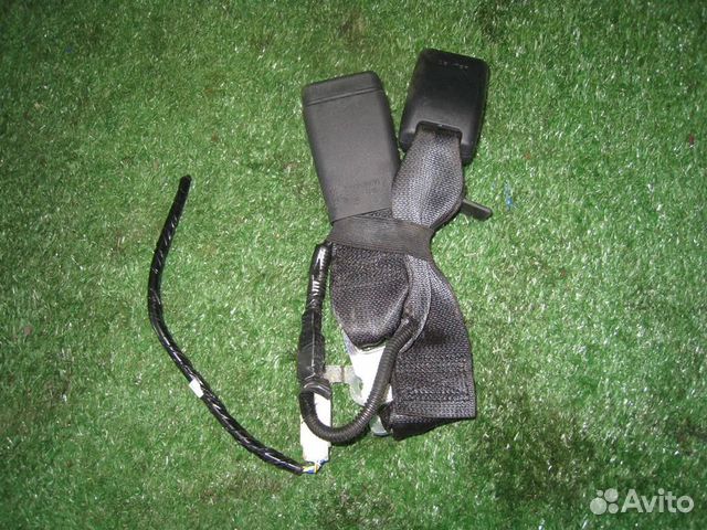 Замок ремня безопасности задний левый Toyota Auri