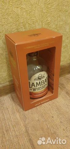 Пустая бутылка от виски в коробке