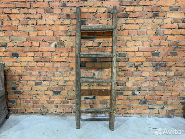 Лестница деревянная