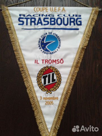 Футбольные вымпела, шарфы