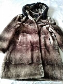 Шуба мутоновая с капюшоном