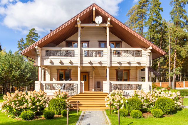 Дом 330 м² на участке 20 сот.