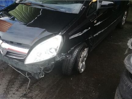 Разбор на запчасти Opel Zafira B 2005-2012