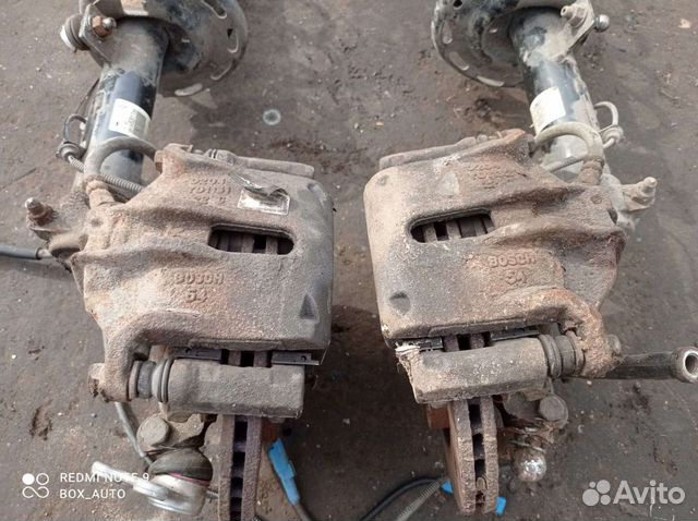 Передние тормозные суппорта Пежо 208