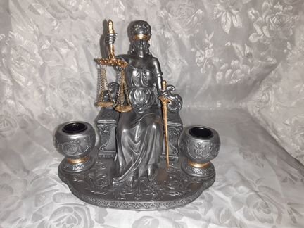 Статуэтка-подсвечник 