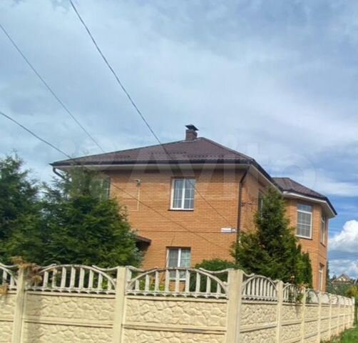 Дом 195 м² на участке 6 сот.