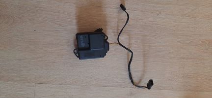 Сервопривод бардачка Mercedes E-Class W211