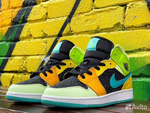 Nike Air Jordan 1 Mid Aurora Green