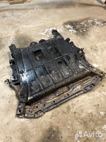 Подрамник Рено Дастер