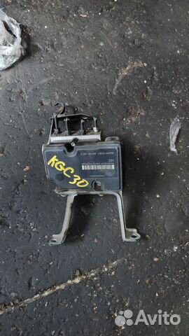 Блок abs передний toyota/daihatsu passo/boon KGC30