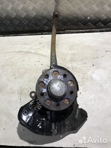 Кулак передний правый Mercedes Benz W220