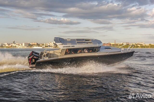 Каютный катер Voyager 960 Cabin