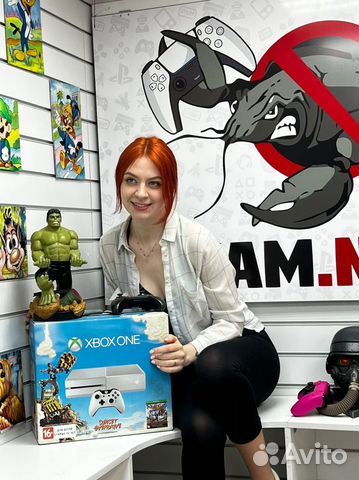 Игровая консоль Xbox One V2 б.у в коробке Black