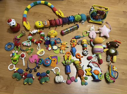 Развивающие игрушки, грызунки, погремушки 0-12 мес