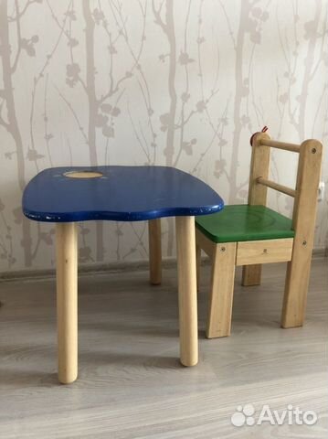 Деревянный стол и стульчик