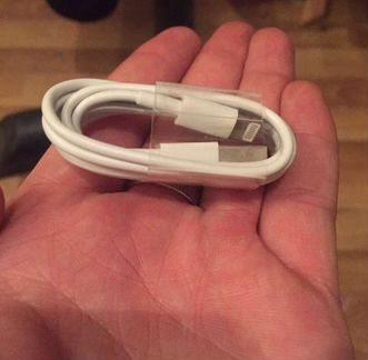 Кабель на айфон
