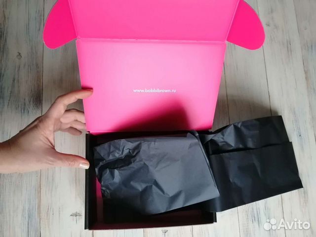 Коробка Bobbi Brown