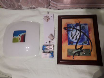 С В Е Т И Л Ь Н И К с картиной