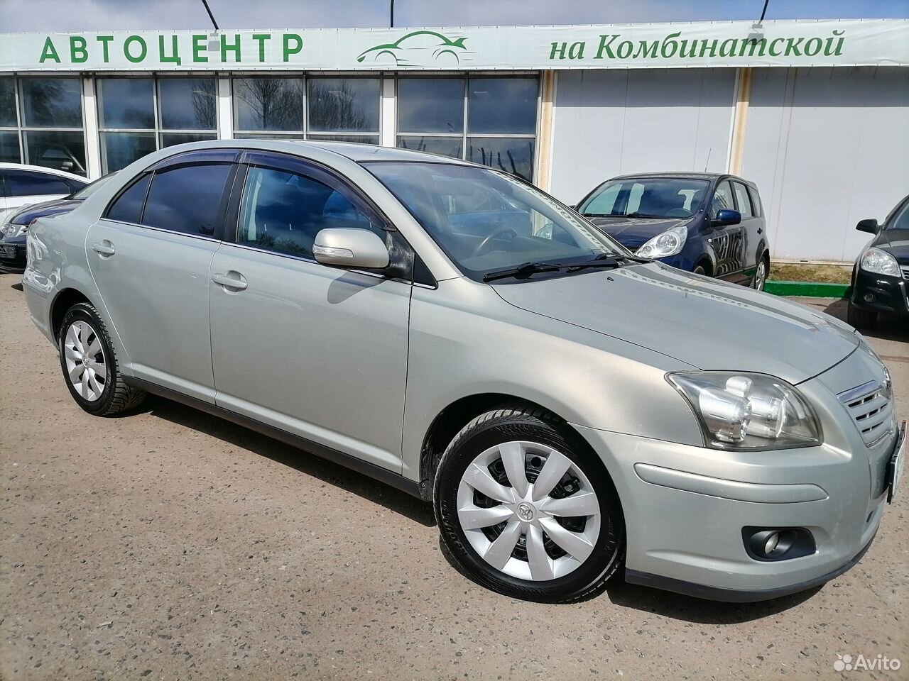 Тойота Авенсис лифтбек 2007. VIN Toyota Avensis 2007. Тойота Авенсис 2007 год аккумулятор. Тойота Авенсис 2007 размер шин и дисков. Купить авенсис в омске