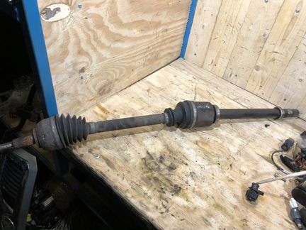 Приводной вал правый Renault Scenic 2 1,9 DCI МКПП