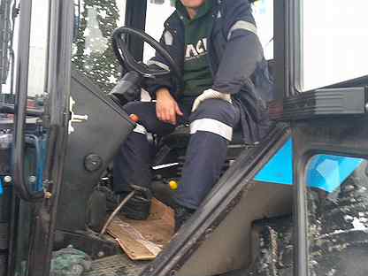 гбу жилищник москва. трактор гбу жилищник. уборочная техника гбу жилищник красносельского района. гбу жилищник ясенево. трактор жилищник.