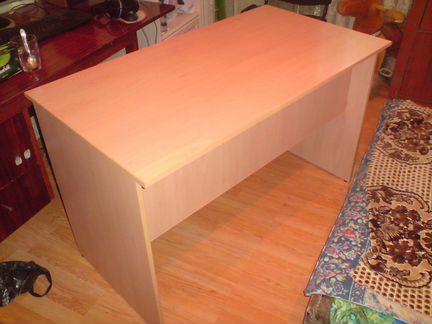 Письменный стол