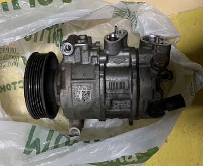 Компрессор кондиционера VAG 5Q0820803