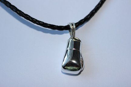 Кулон (сувенир) боксерская перчатка серебряная